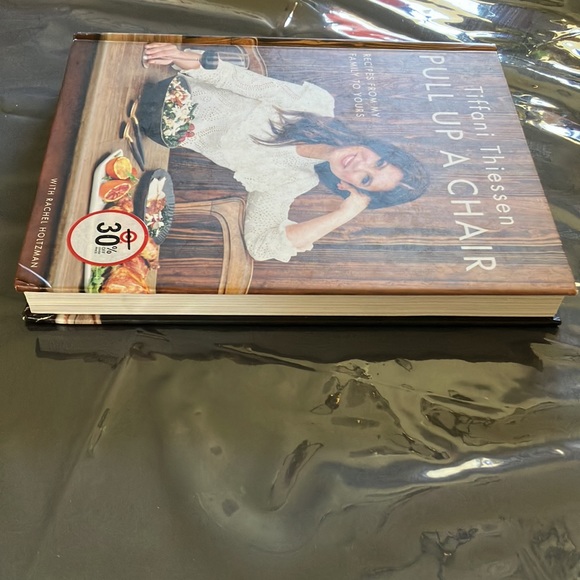 Kitchen Pull Up A Chair Hardcover Book Tiffani Thiessen Cookbook